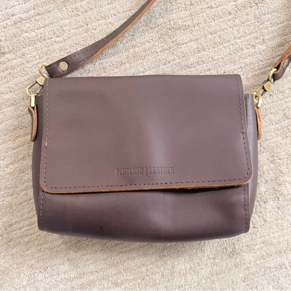 Portland Leather Metro Crossbody Bag- Mini Color: Grizzly - Picture 13 of 15